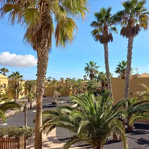apartamentos-corralejo-playa-oasis.in-canary-islands.com/